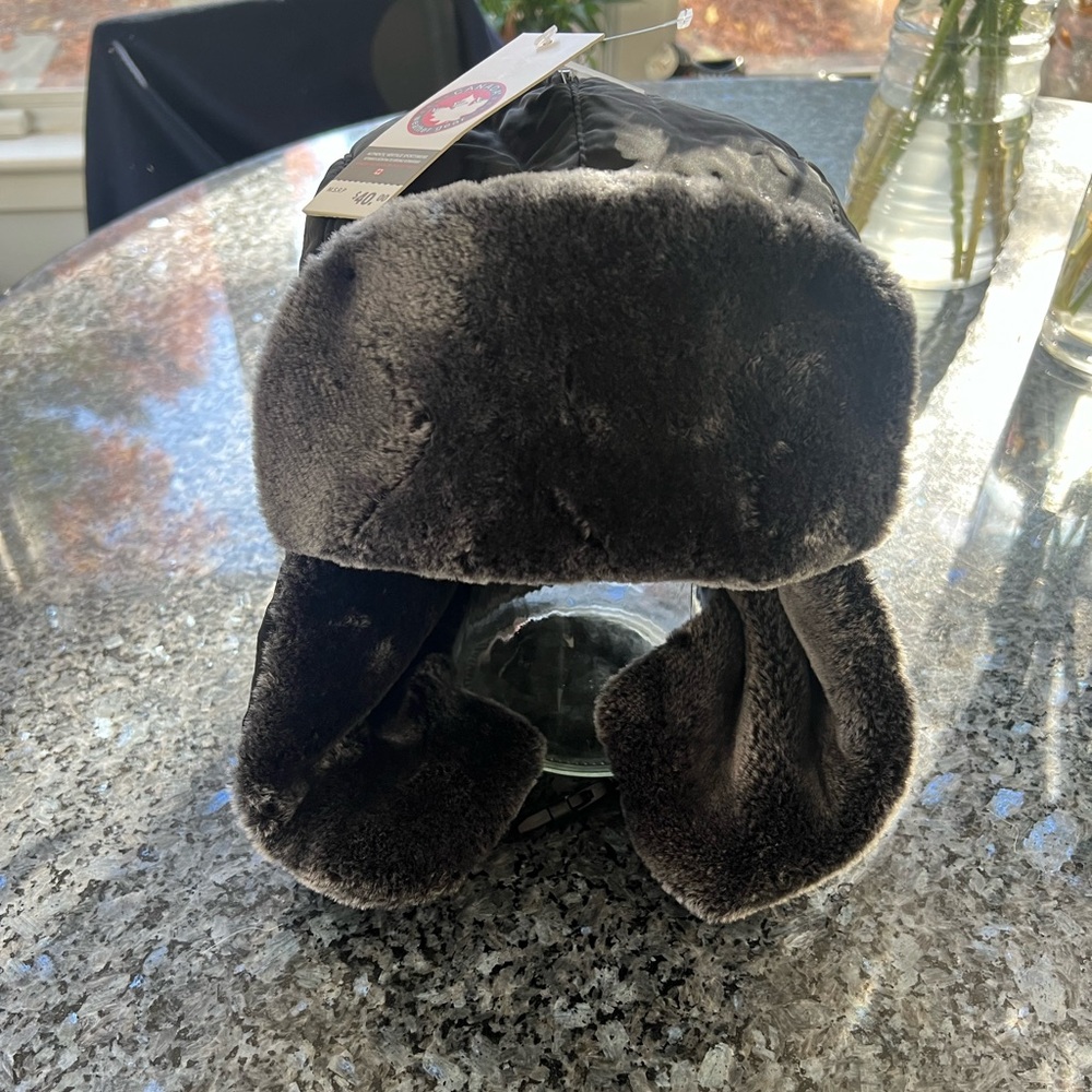 Canada Weathergear black with gray  faux fur mens winter extra warm hat NWT